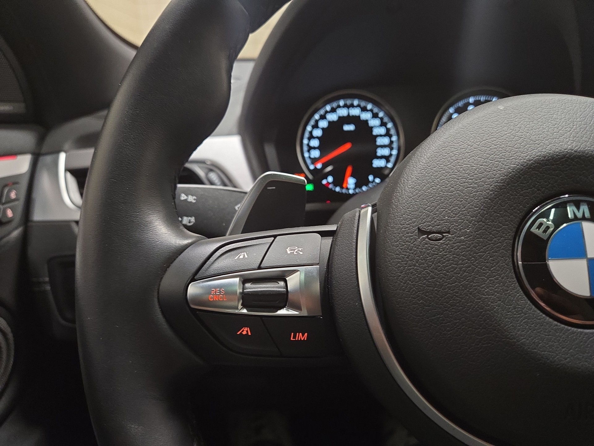 BMW X2 xDrive 20i M Sport-image-13