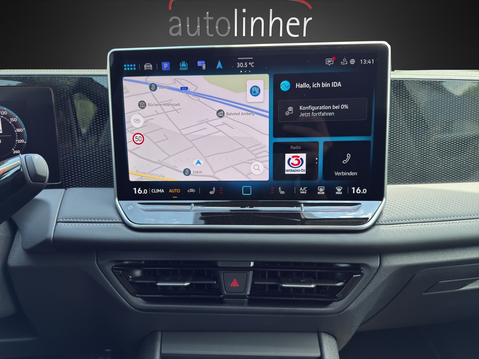 VW Tiguan 2.0 TDI SCR Elegance 4Motion DSG-image-11