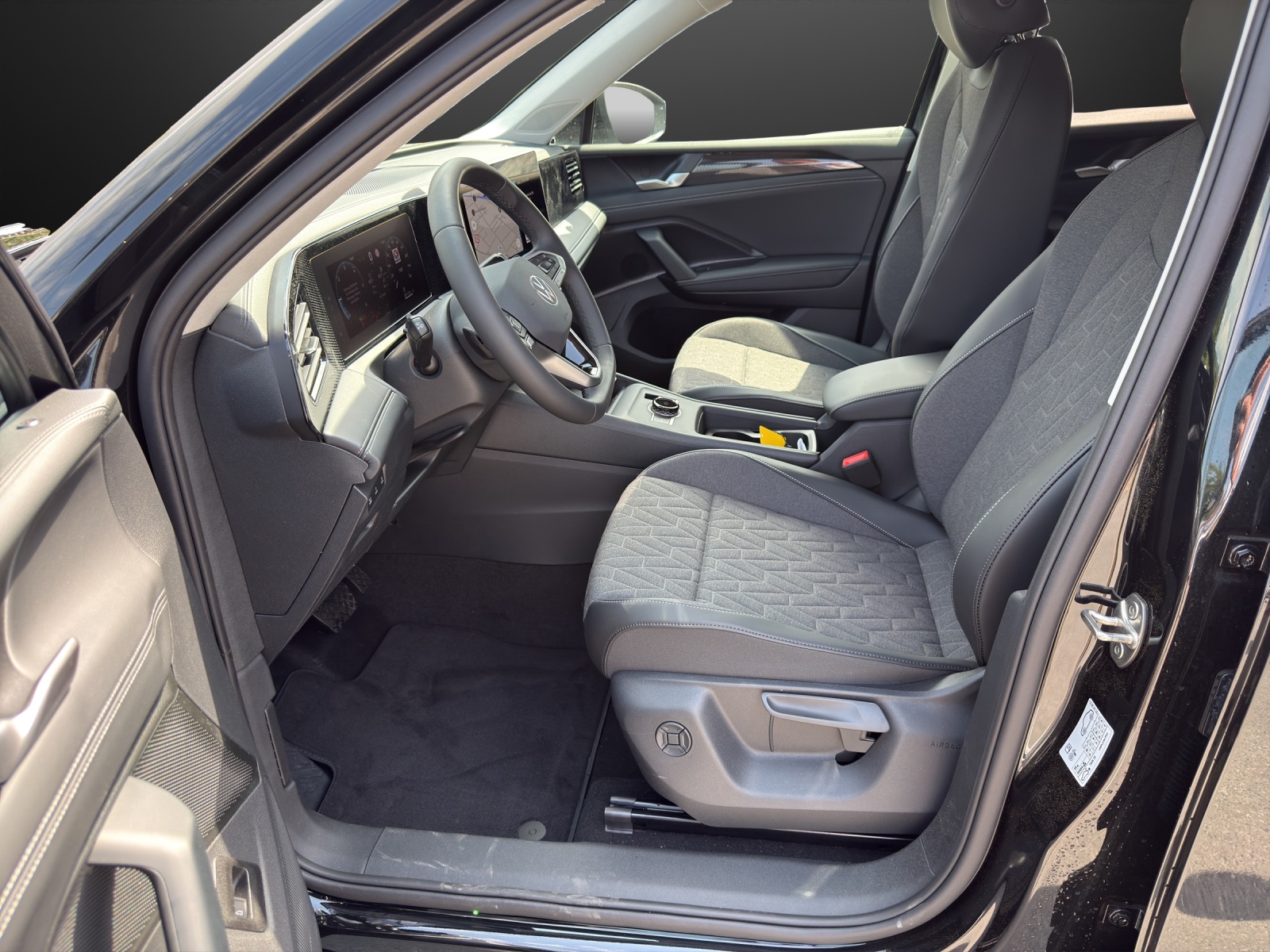 VW Tiguan 2.0 TDI SCR Elegance 4Motion DSG-image-7