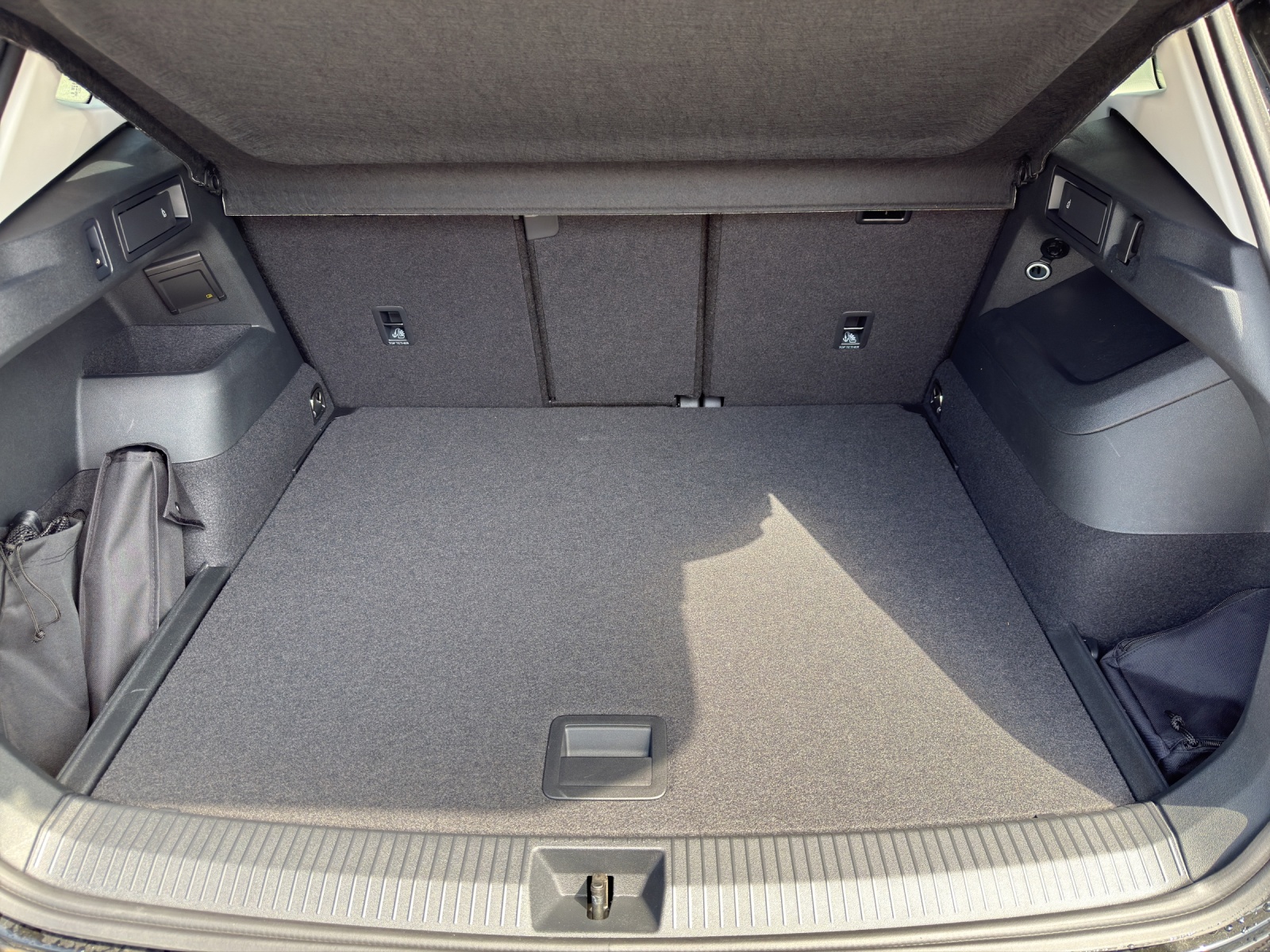VW Tiguan 2.0 TDI SCR Elegance 4Motion DSG-image-12