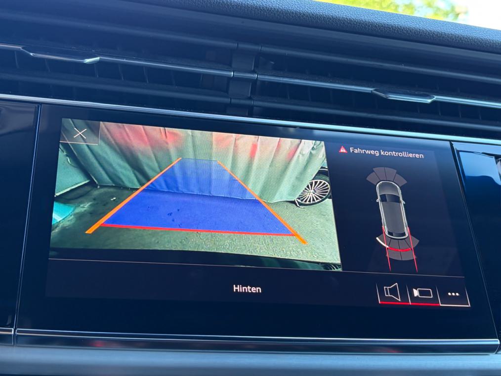 AUDI Q8 55 TFSi quattro S line-image-8