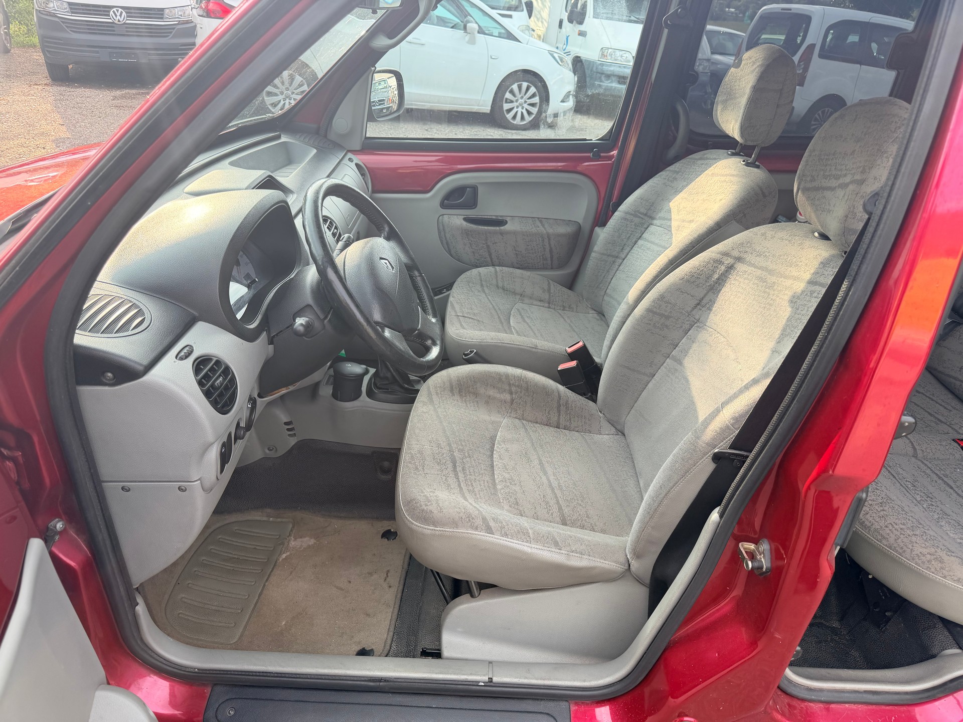 RENAULT Kangoo 1.6 16V Privilège-image-7