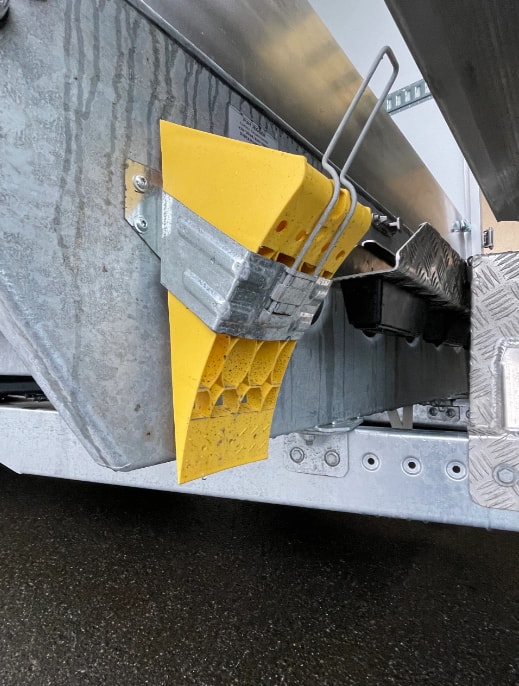IVECO Daily 35 S 18H A8 Durchlader mit 2x Hebebühnen-image-26