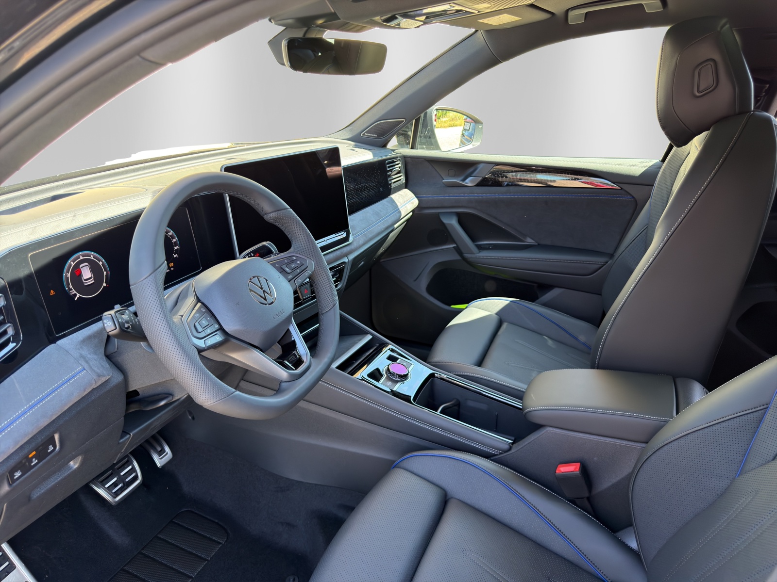 VW Tiguan 2.0 TSI DSG R-Line United 4Motion-image-8