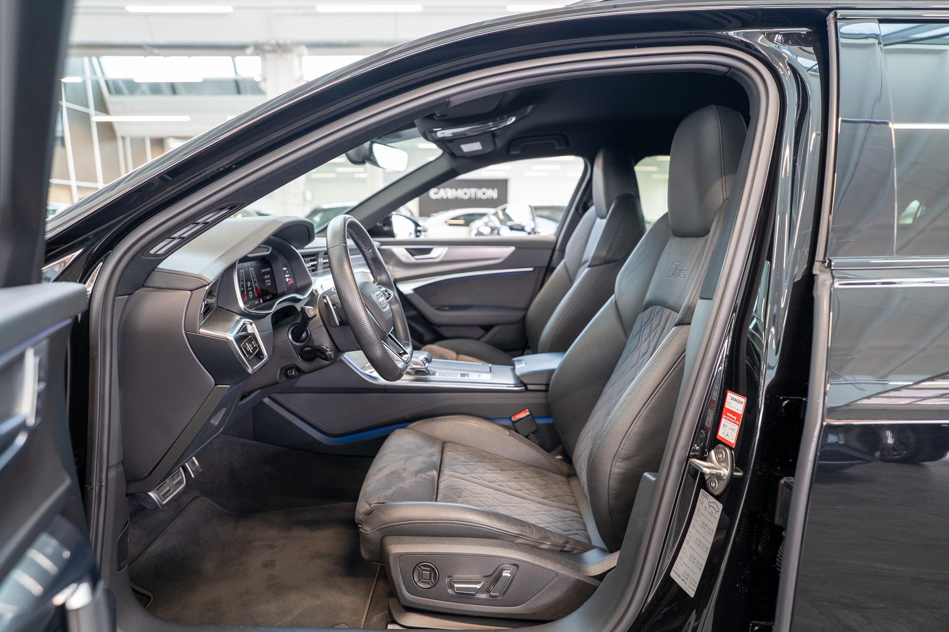 AUDI RS6 Avant 4.0 V8 TFSI quattro T-Tronic / Keramikbremse / HeadUp / 360°Kamera-image-8