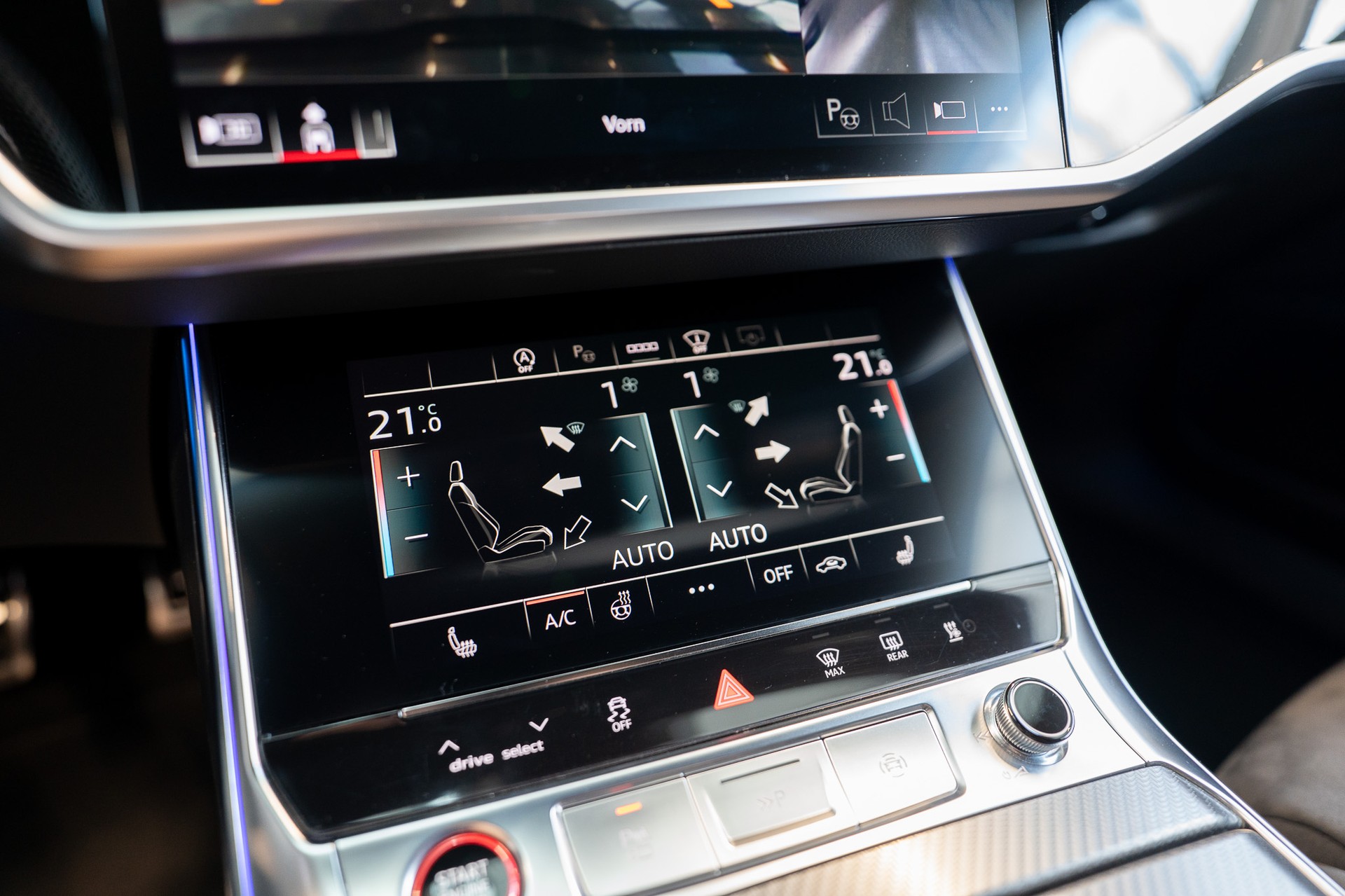 AUDI RS6 Avant 4.0 V8 TFSI quattro T-Tronic / Keramikbremse / HeadUp / 360°Kamera-image-24