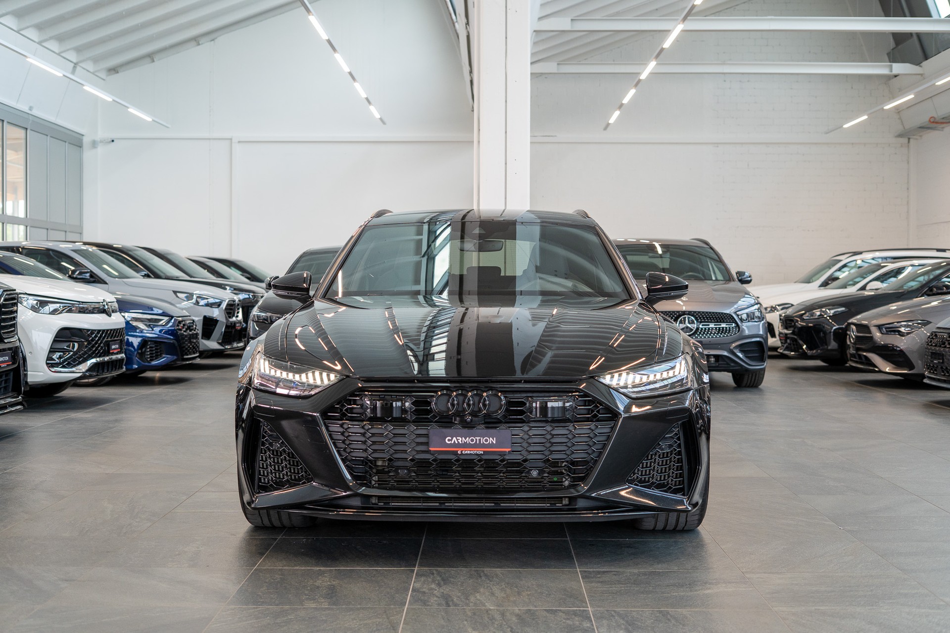 AUDI RS6 Avant 4.0 V8 TFSI quattro T-Tronic / Keramikbremse / HeadUp / 360°Kamera-image-1
