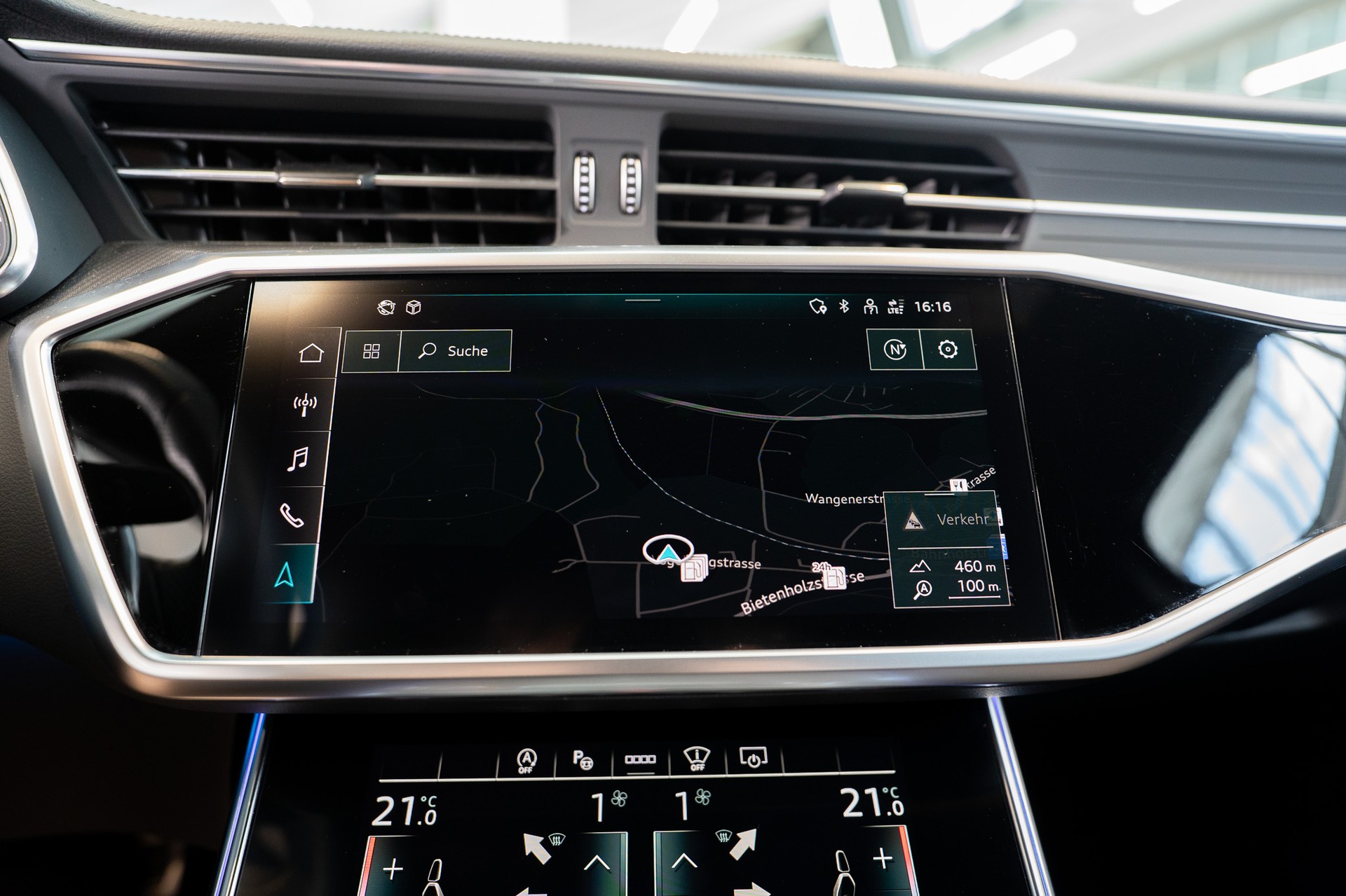 AUDI RS6 Avant 4.0 V8 TFSI quattro T-Tronic / Keramikbremse / HeadUp / 360°Kamera-image-23