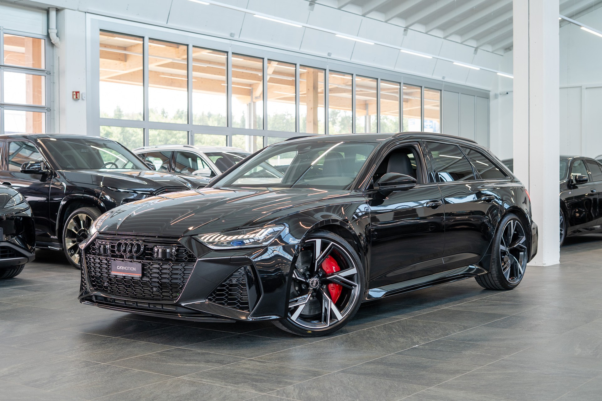 AUDI RS6 Avant 4.0 V8 TFSI quattro T-Tronic / Keramikbremse / HeadUp / 360°Kamera-image-0