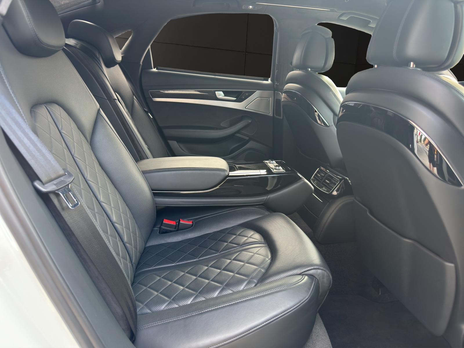AUDI S8 4.0 V8 TFSI plus qua. T-Tronic-image-13