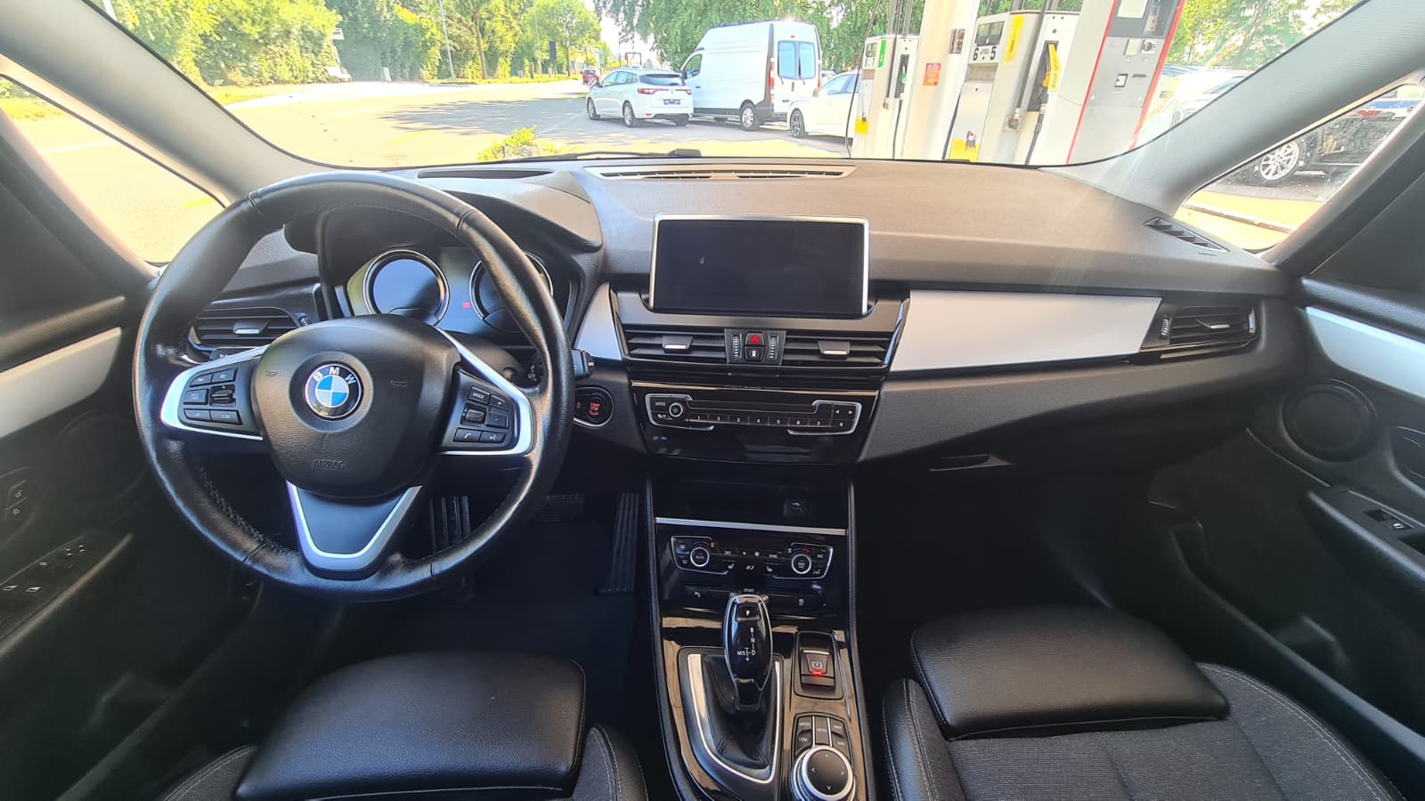 BMW 220d xDrive Gran Tourer Steptronic ** Teil-Leder ** Gr-Navi ** RF-Kamera ** Sitzheizung ** Head UP Disp ** Frisch Ab MFK **-image-15