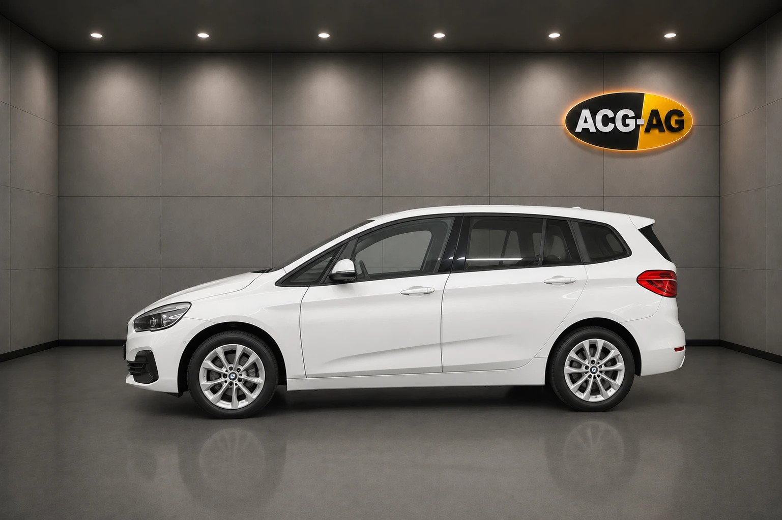 BMW 220d xDrive Gran Tourer Steptronic ** Teil-Leder ** Gr-Navi ** RF-Kamera ** Sitzheizung ** Head UP Disp ** Frisch Ab MFK **-image-3