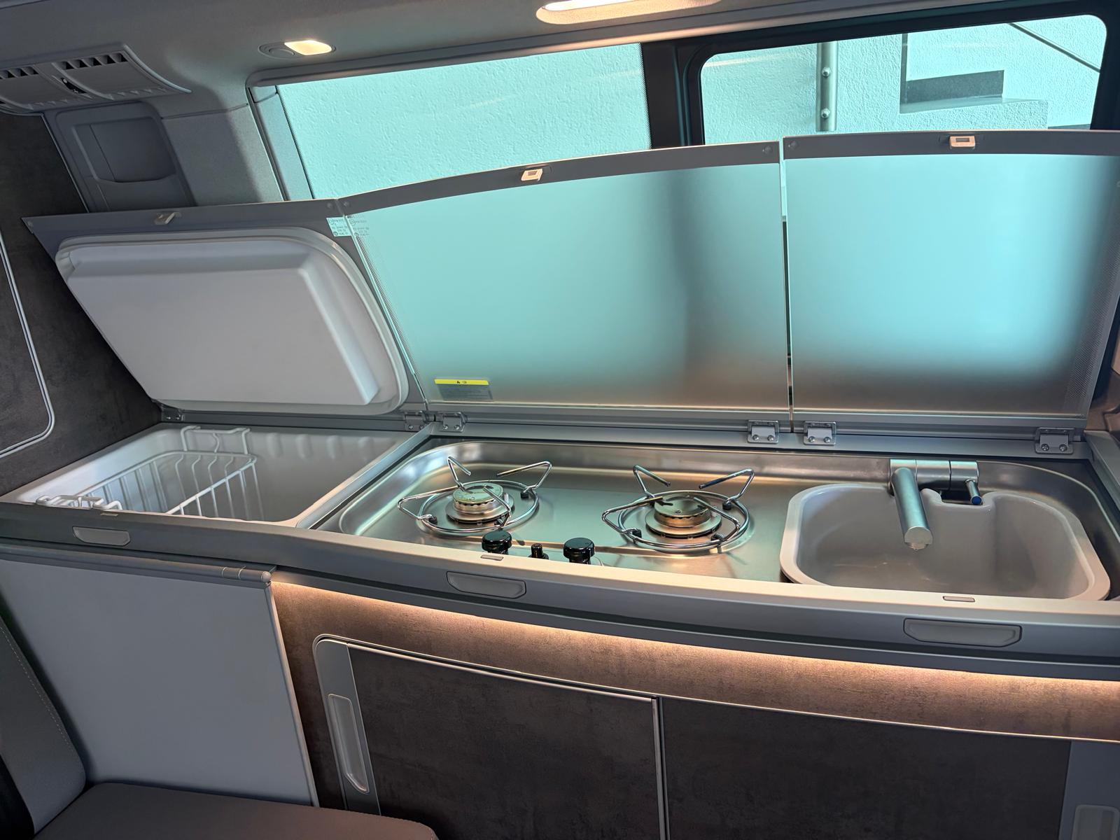 VW T6.1 California 2.0 TDI Ocean DSG-image-11