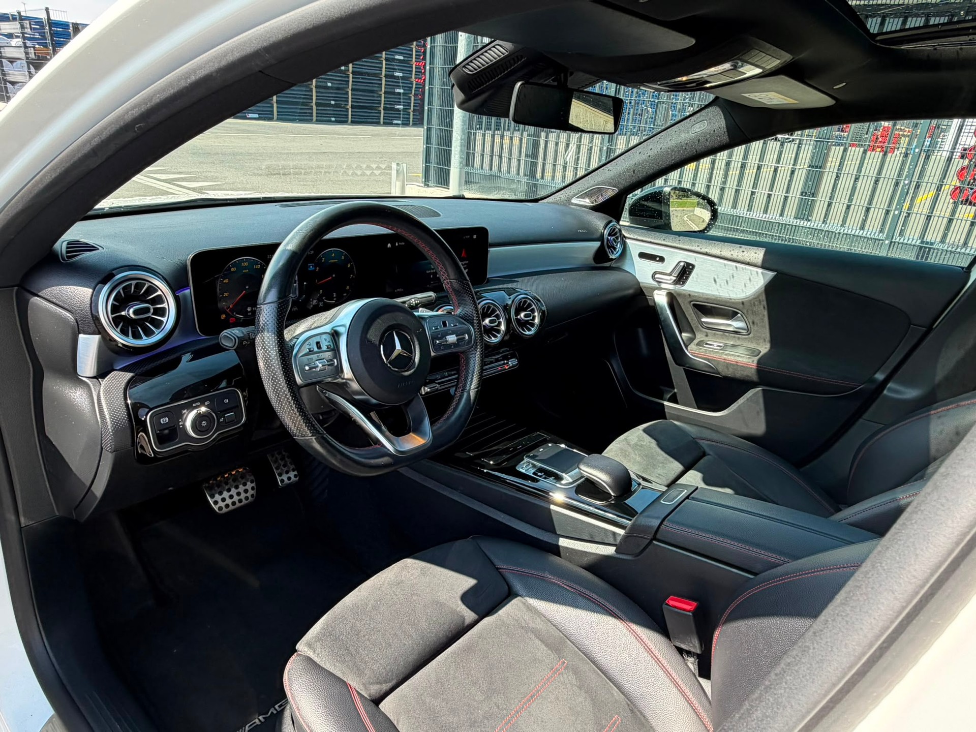 MERCEDES-BENZ A 200 AMG Line 7G-DCT-image-9