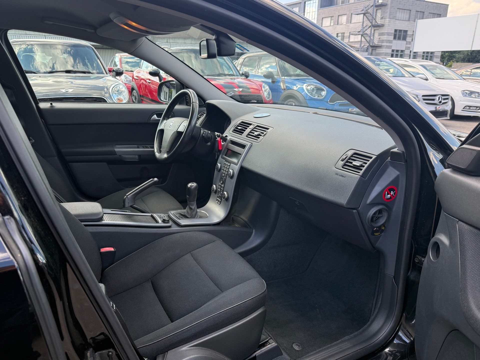 VOLVO V50 DRIVe Start/Stop / Ab MFK 09.2025 / Zahnriemen ersetzt / 8-fach Alu / Tempomat / Sitzheizung / Kindersitz integriert-image-7
