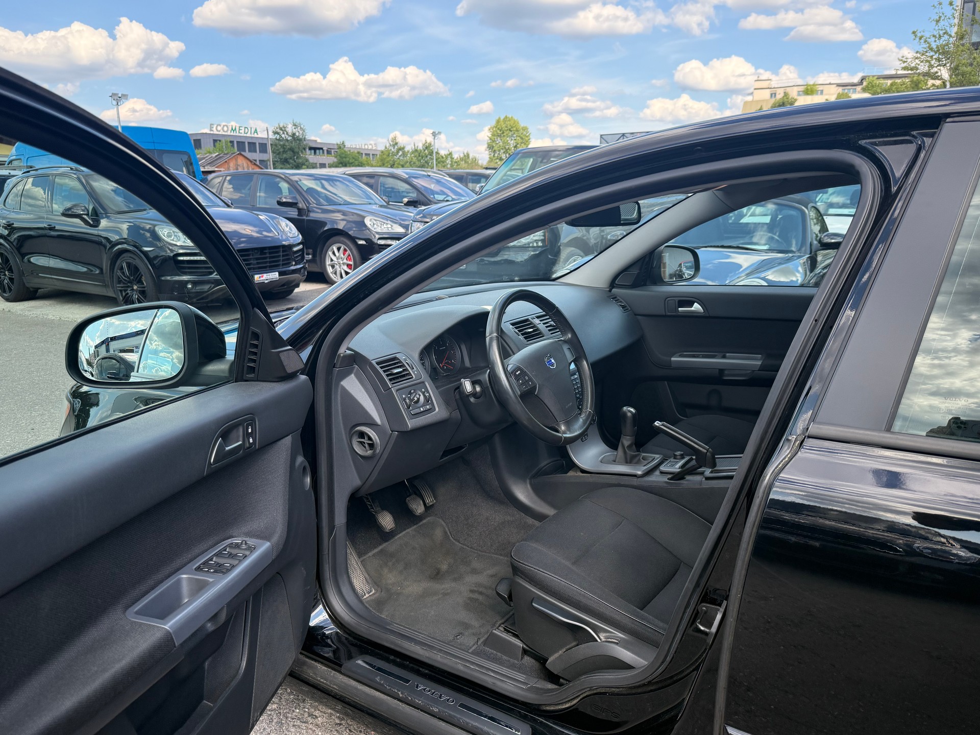 VOLVO V50 DRIVe Start/Stop / Ab MFK 09.2025 / Zahnriemen ersetzt / 8-fach Alu / Tempomat / Sitzheizung / Kindersitz integriert-image-9