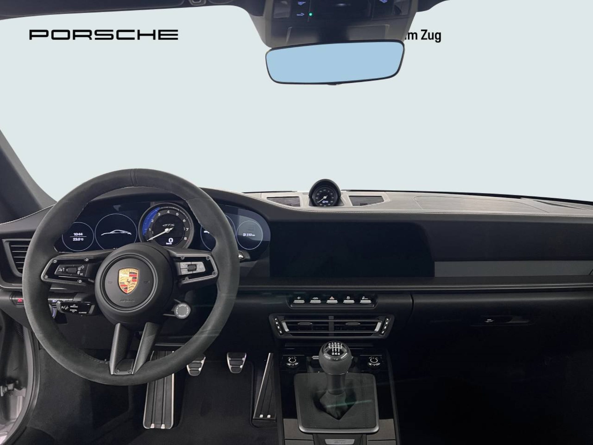 PORSCHE 911 Carrera 4 GTS-image-17