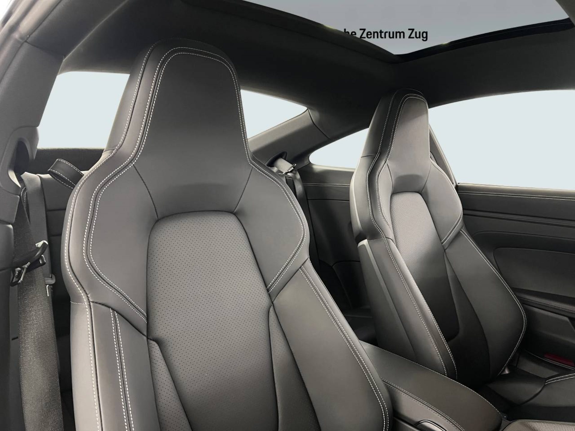 PORSCHE 911 Carrera 4 GTS-image-19