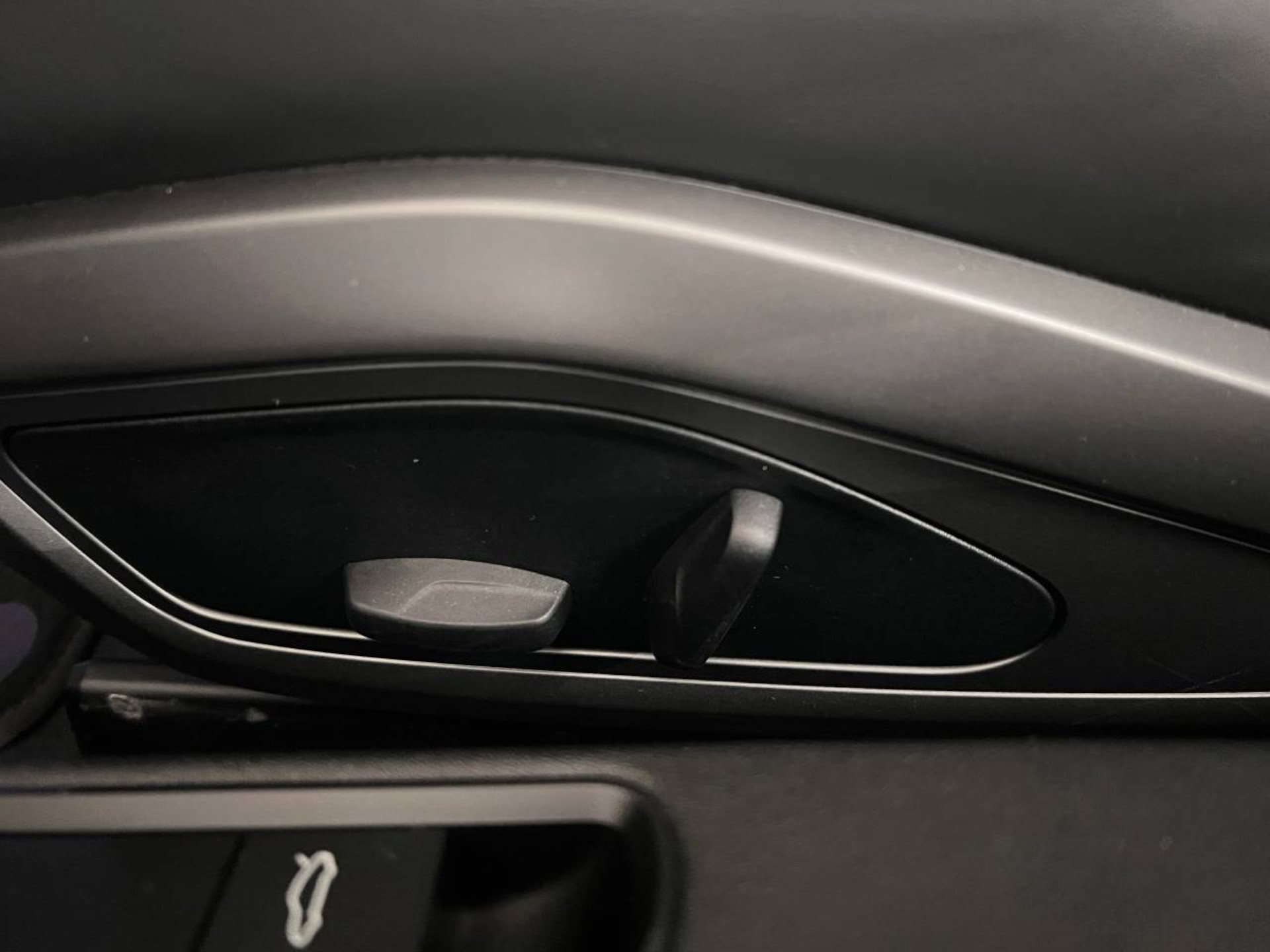 PORSCHE 911 Carrera 4 GTS-image-20