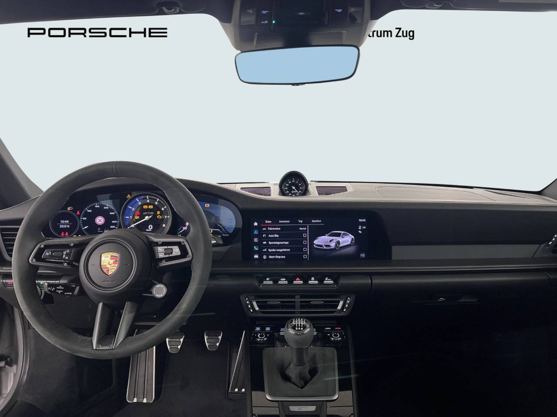 PORSCHE 911 Carrera 4 GTS-image-16