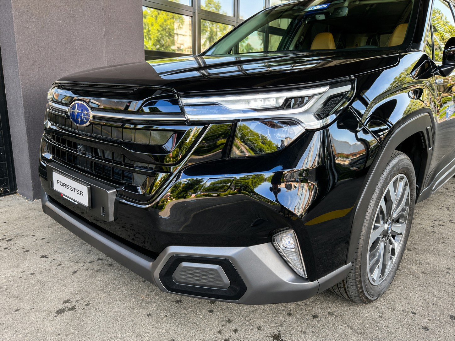 SUBARU Forester 2.0i e-Boxer Luxury Lineartronic-image-5