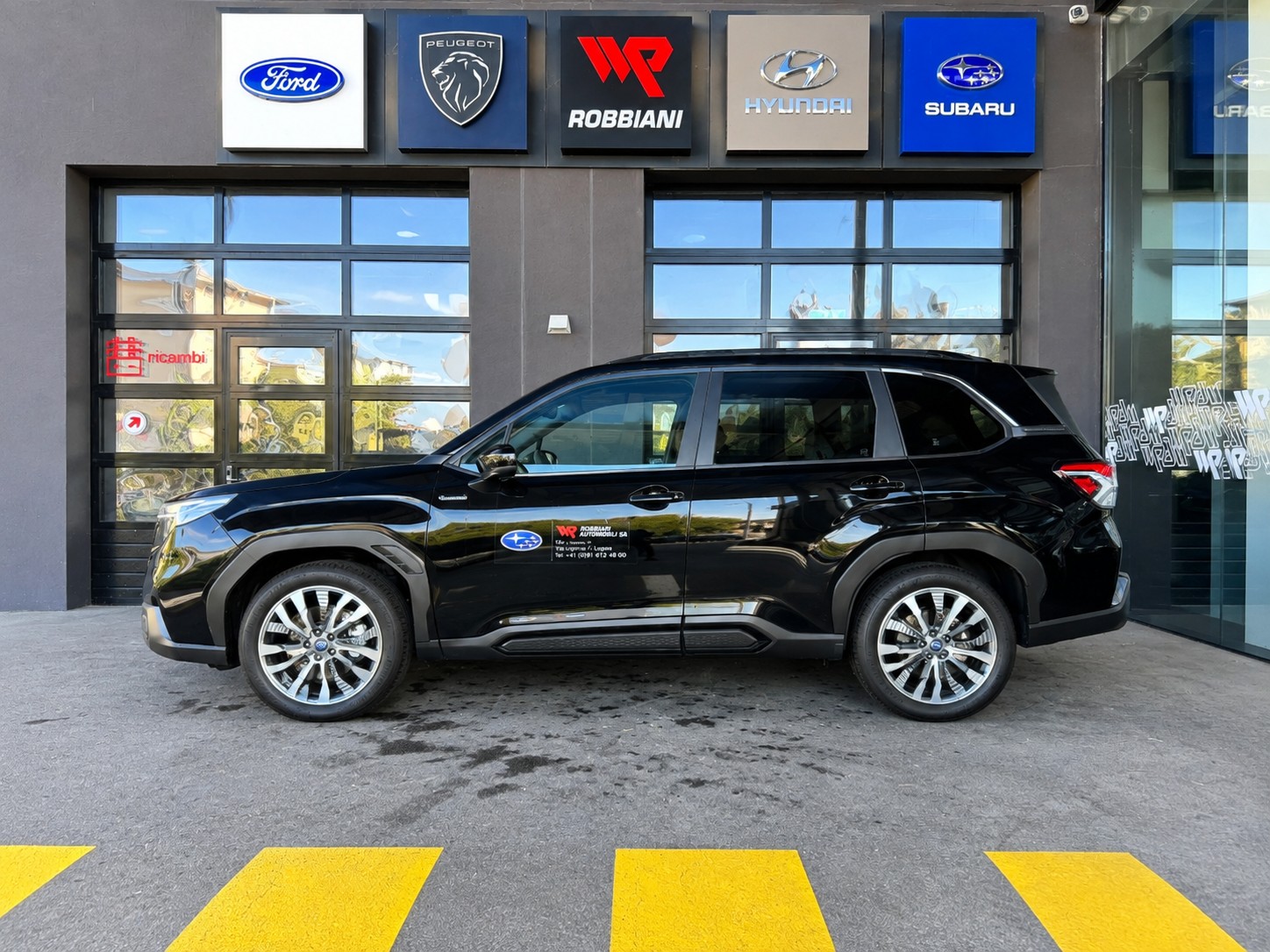 SUBARU Forester 2.0i e-Boxer Luxury Lineartronic-image-1