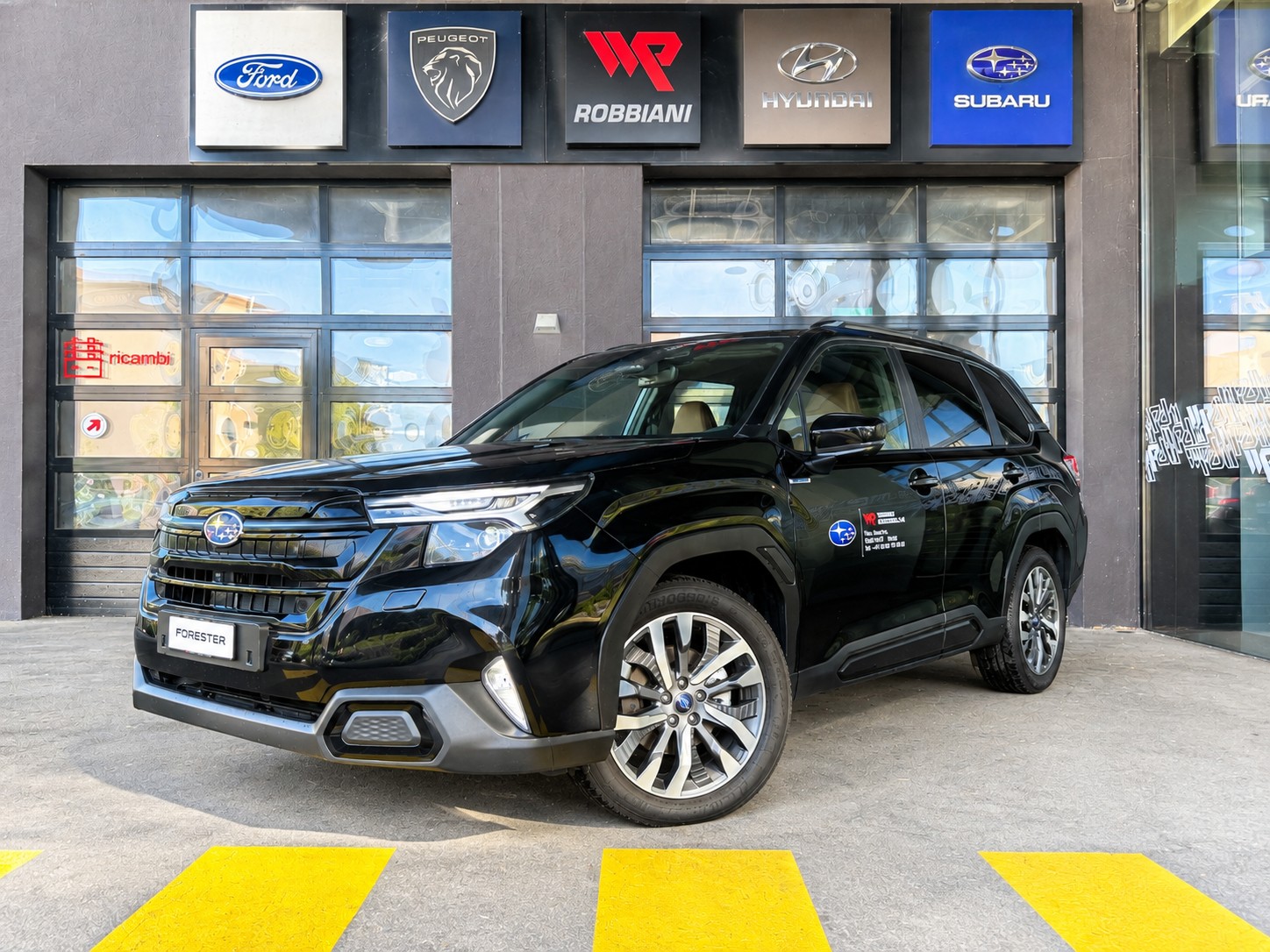 SUBARU Forester 2.0i e-Boxer Luxury Lineartronic-image-0