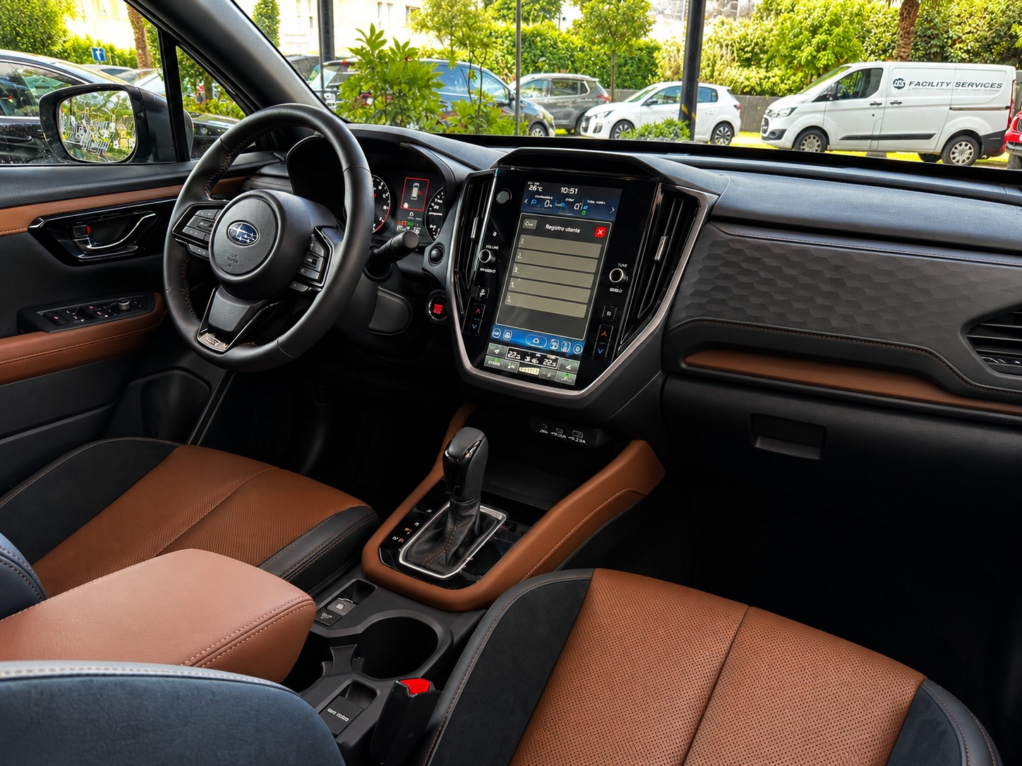 SUBARU Forester 2.0i e-Boxer Luxury Lineartronic-image-8