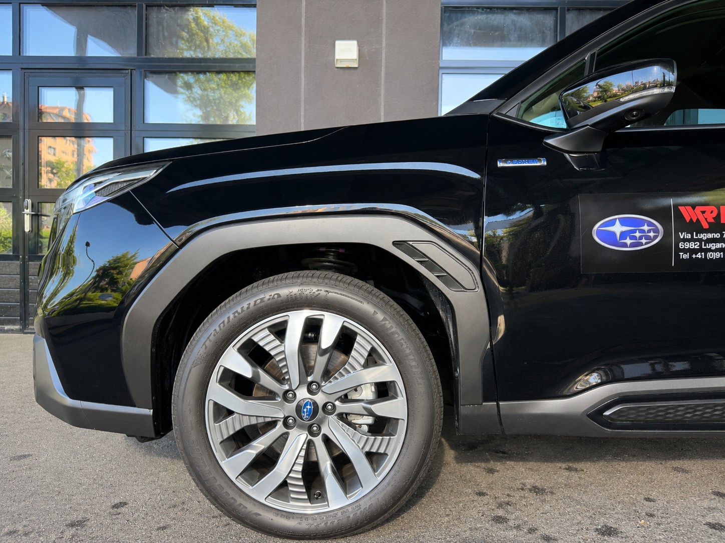 SUBARU Forester 2.0i e-Boxer Luxury Lineartronic-image-4