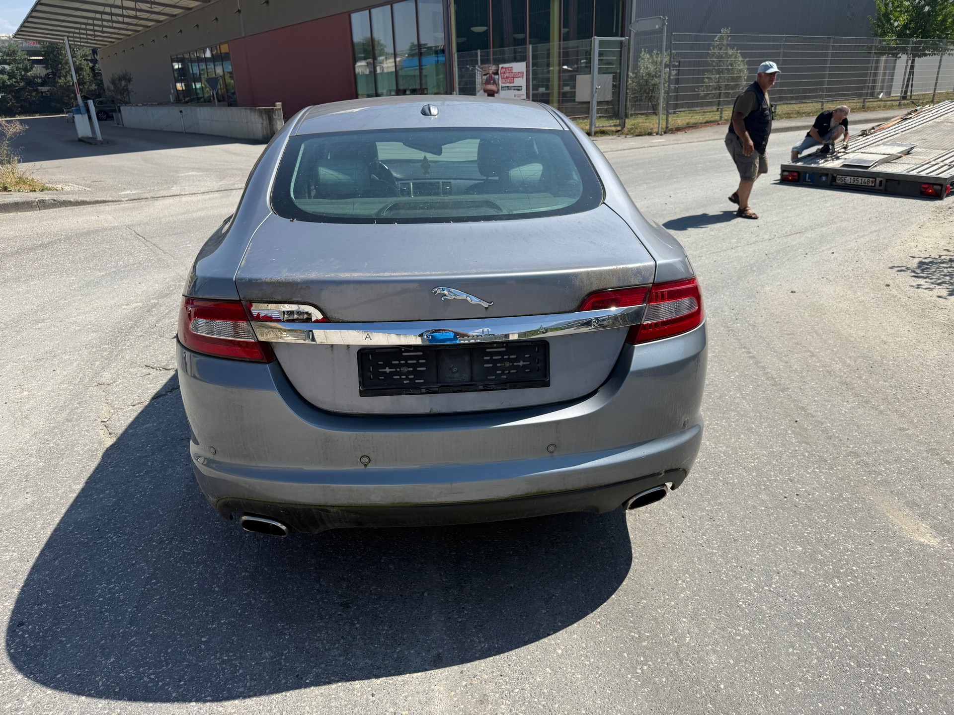 JAGUAR XF 2.7d V6 Premium Luxury-image-3