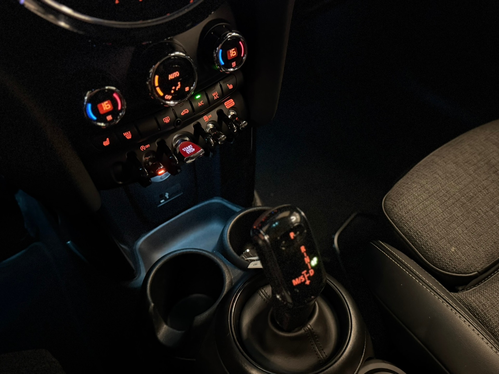 MINI Cooper Steptronic DKG-image-18