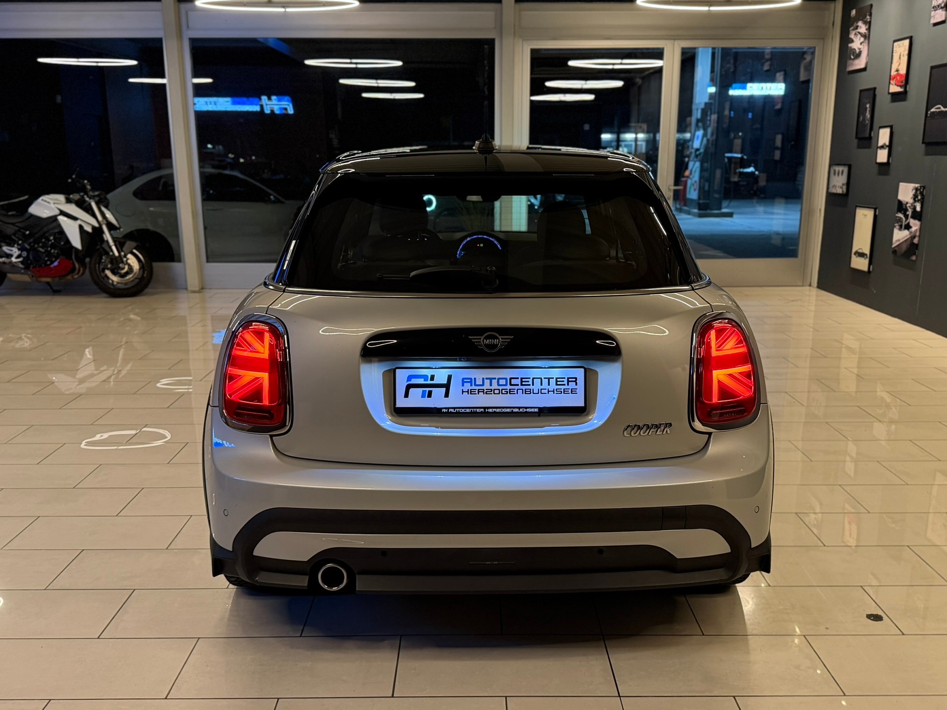 MINI Cooper Steptronic DKG-image-5