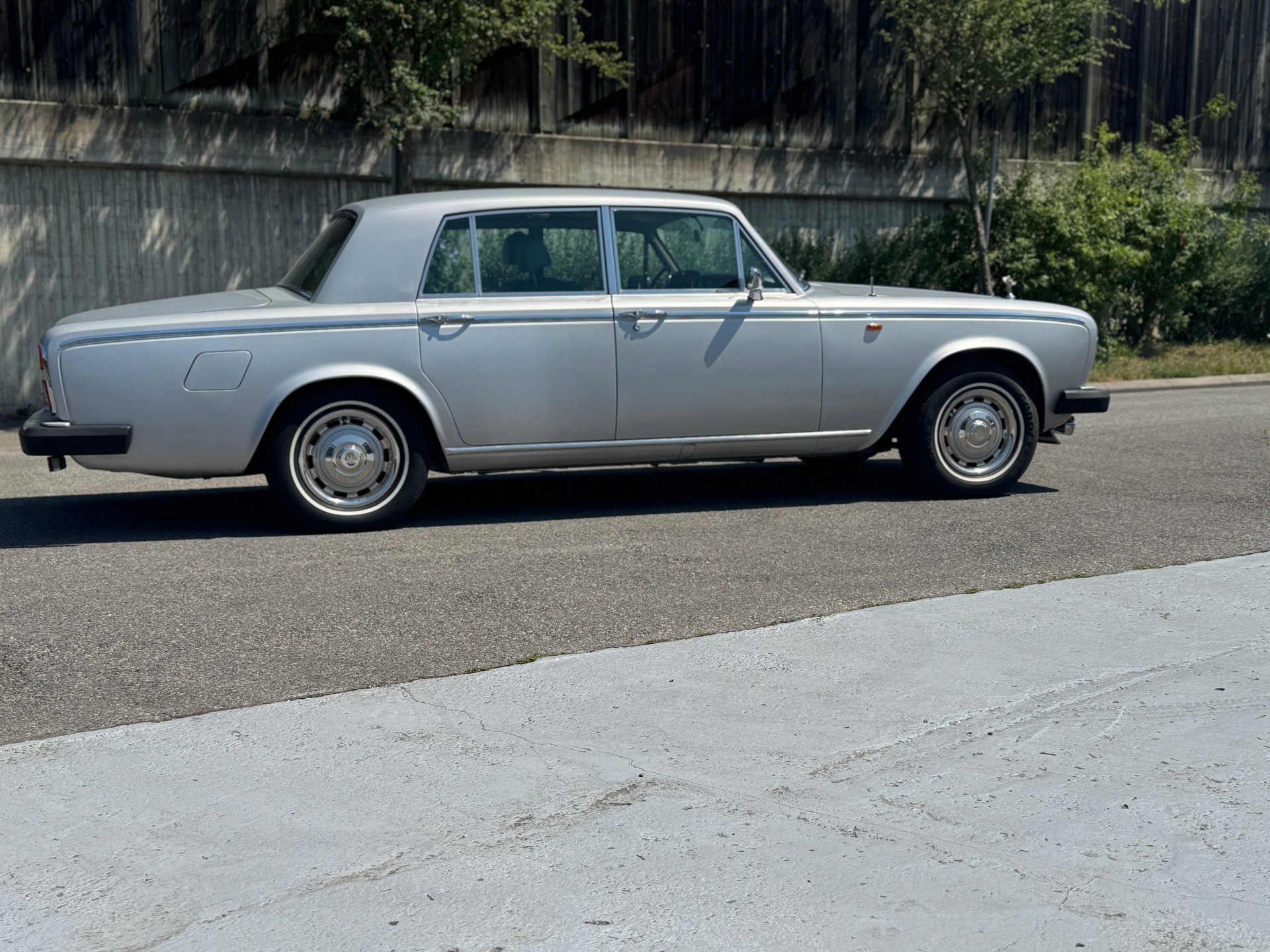 ROLLS-ROYCE 2-image-3