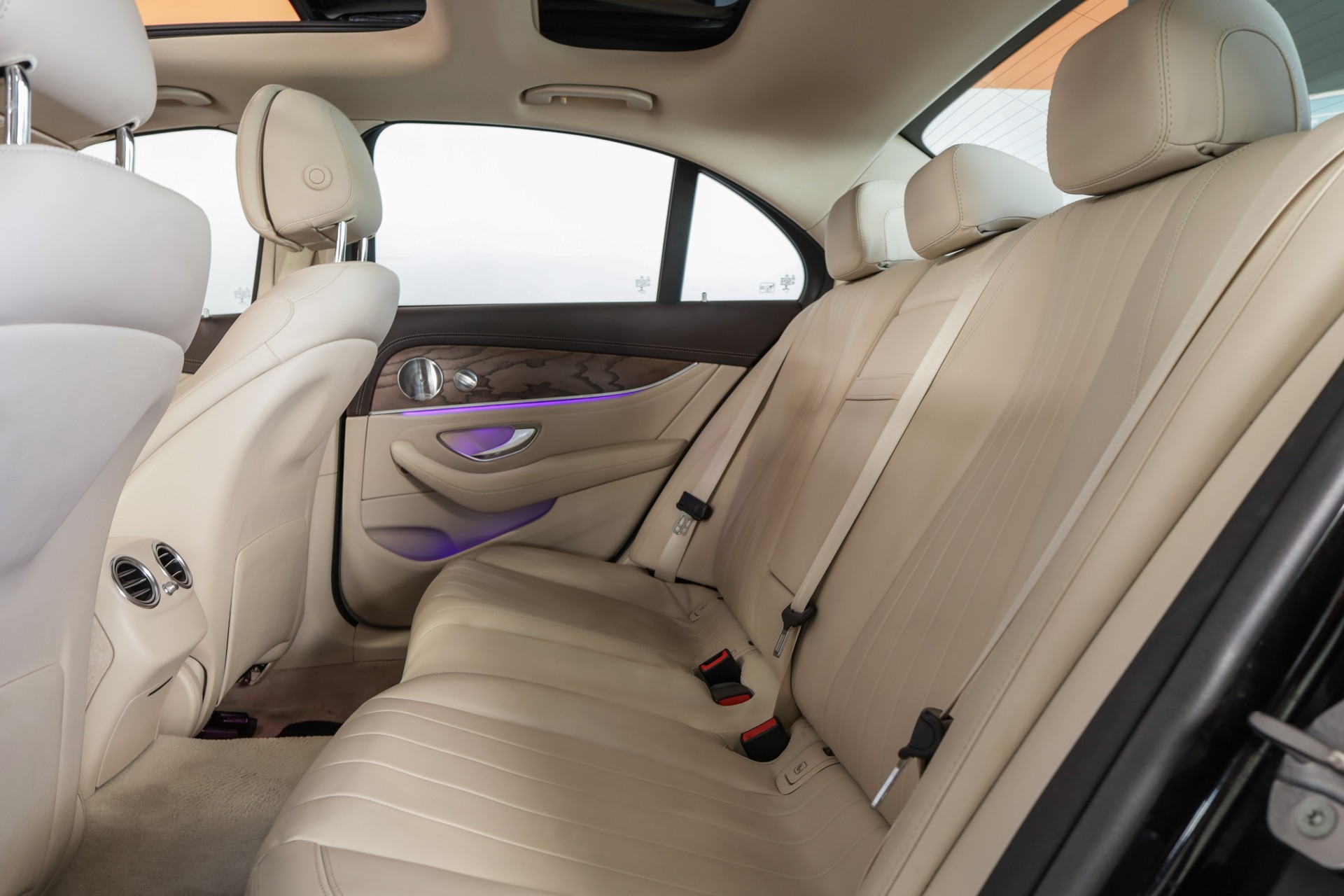 MERCEDES-BENZ E 220 d Avantgarde 9G-Tronic-image-11