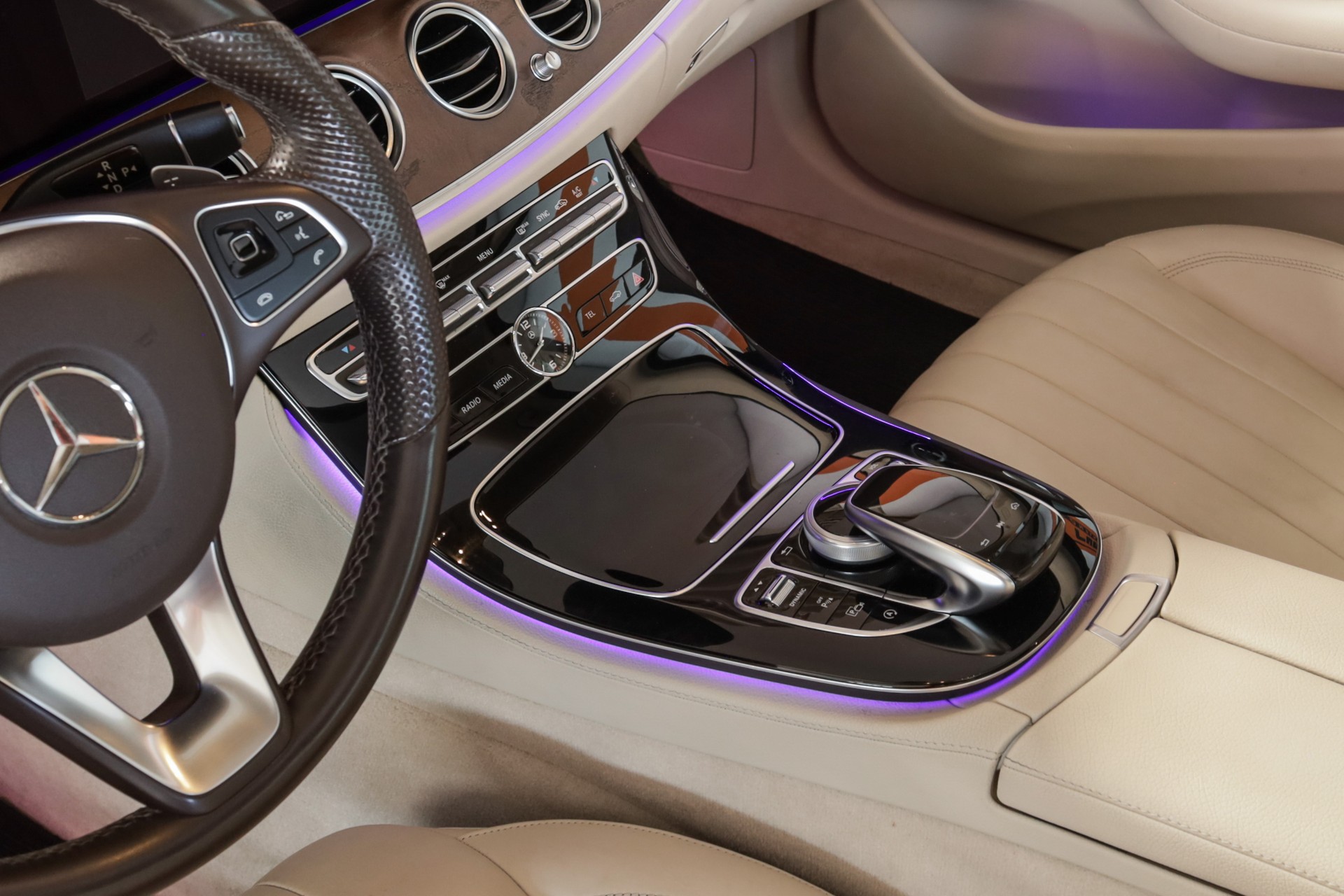 MERCEDES-BENZ E 220 d Avantgarde 9G-Tronic-image-3