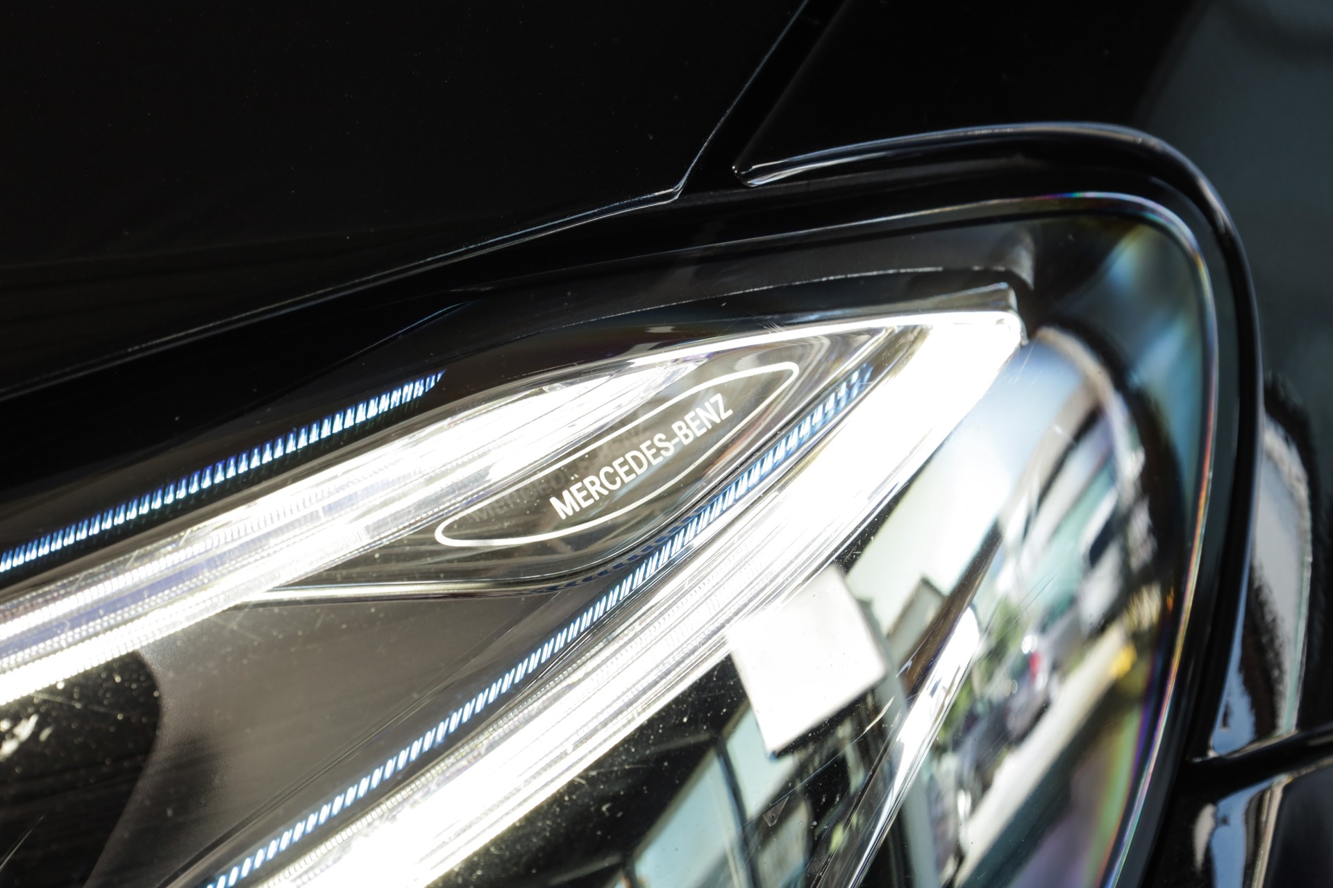MERCEDES-BENZ E 220 d Avantgarde 9G-Tronic-image-17