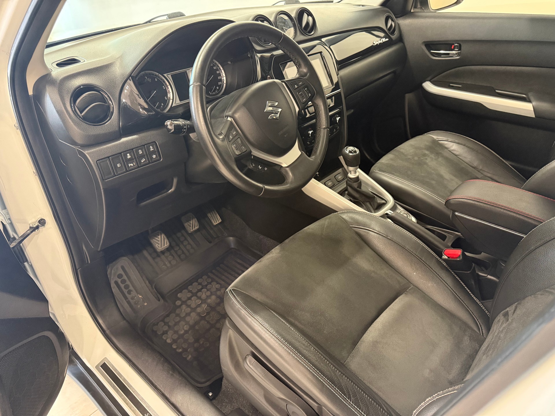 SUZUKI Vitara 1.6 TD Sergio Cellano Top-image-6
