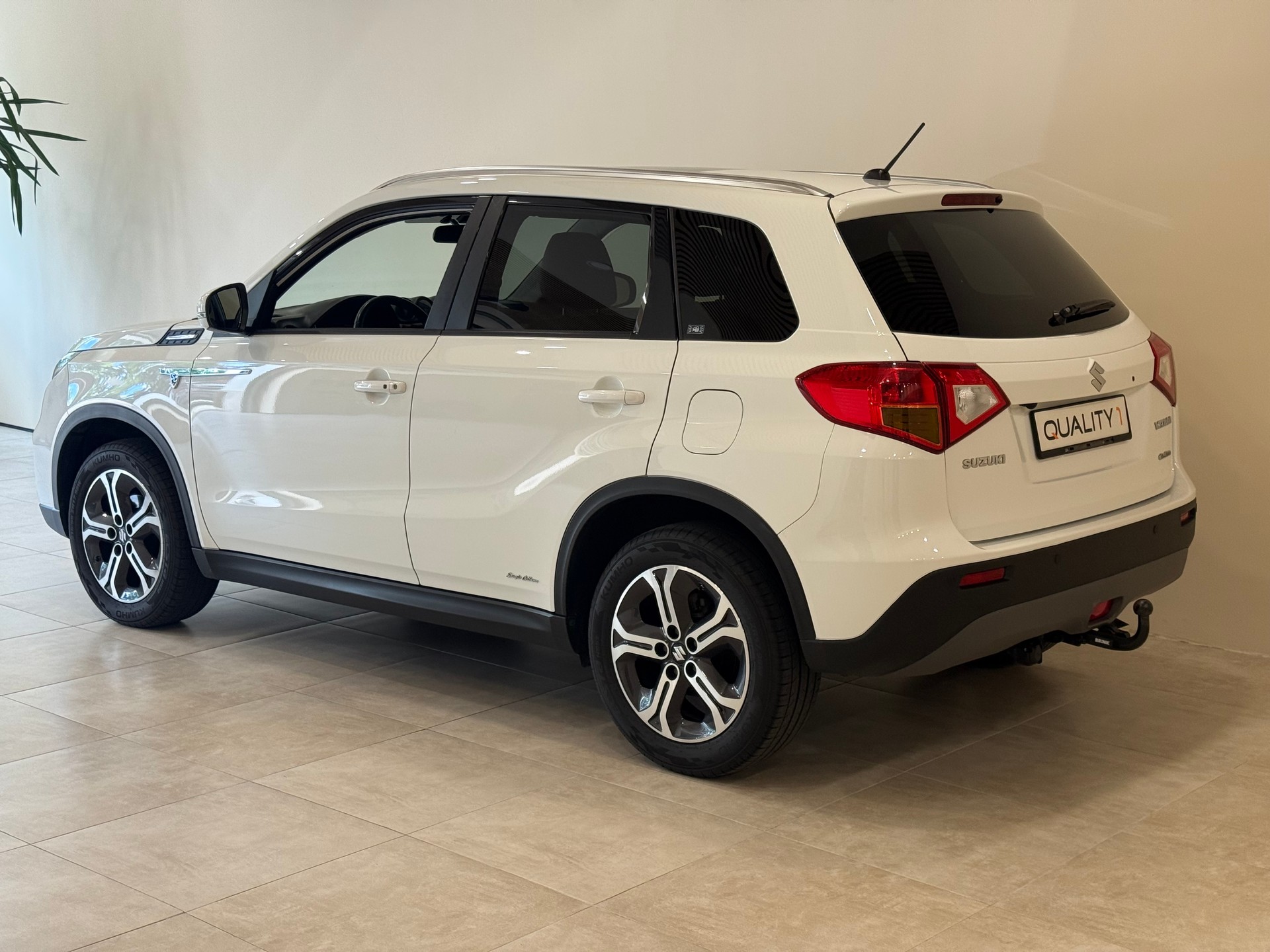 SUZUKI Vitara 1.6 TD Sergio Cellano Top-image-3