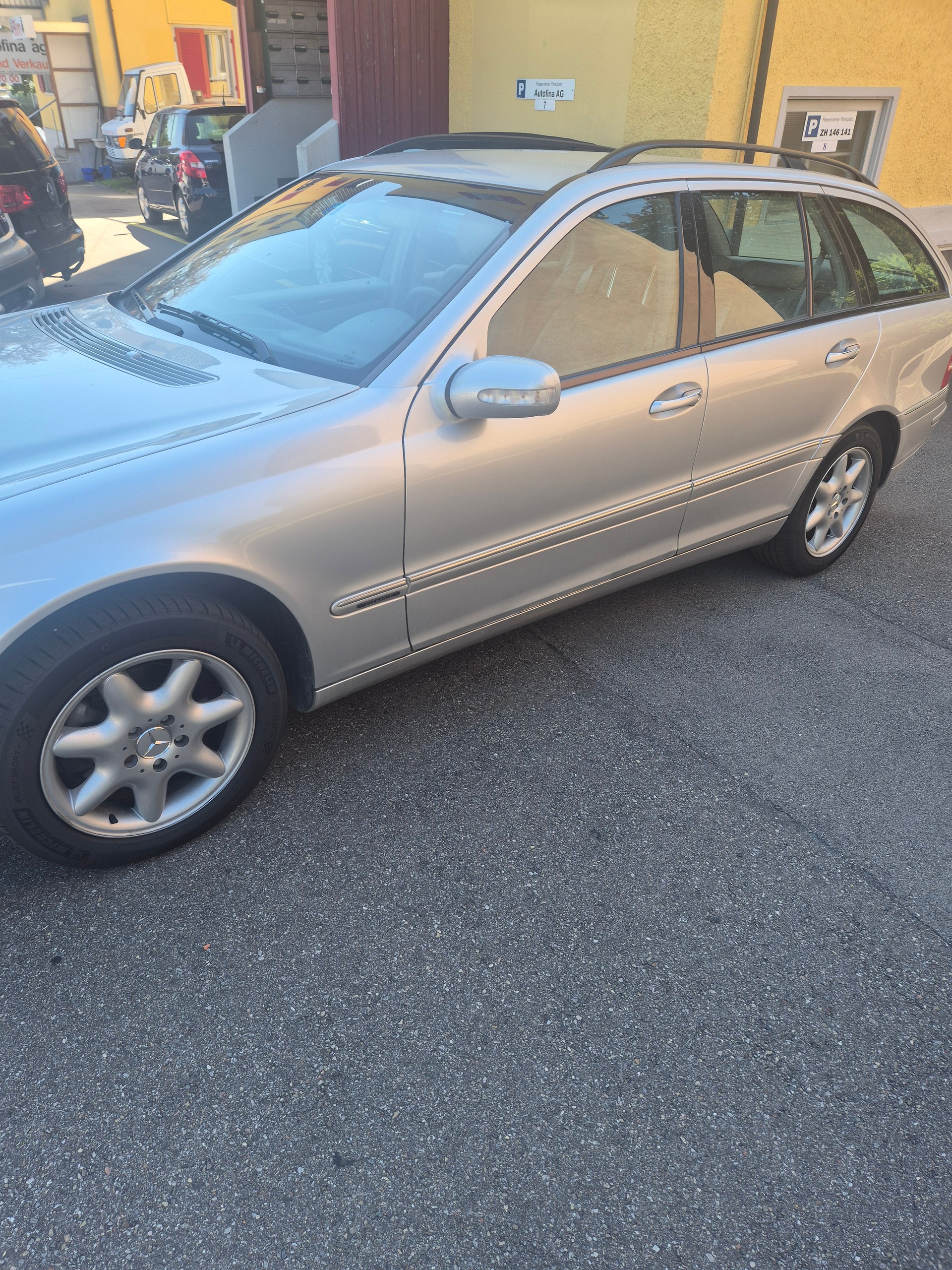 MERCEDES-BENZ C 240 Avantgarde 4Matic Automatic-image-5