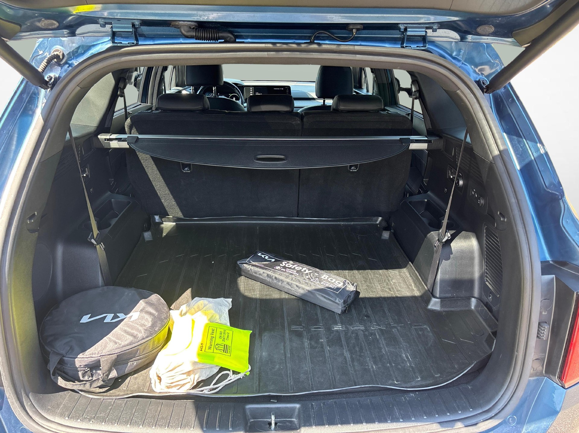 KIA Sorento 1.6 T-GDi Plug-in Hybrid Style 7P-image-7