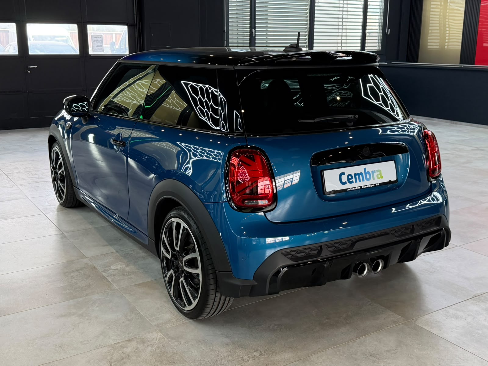 MINI Cooper John Cooper Works Steptronic-image-6