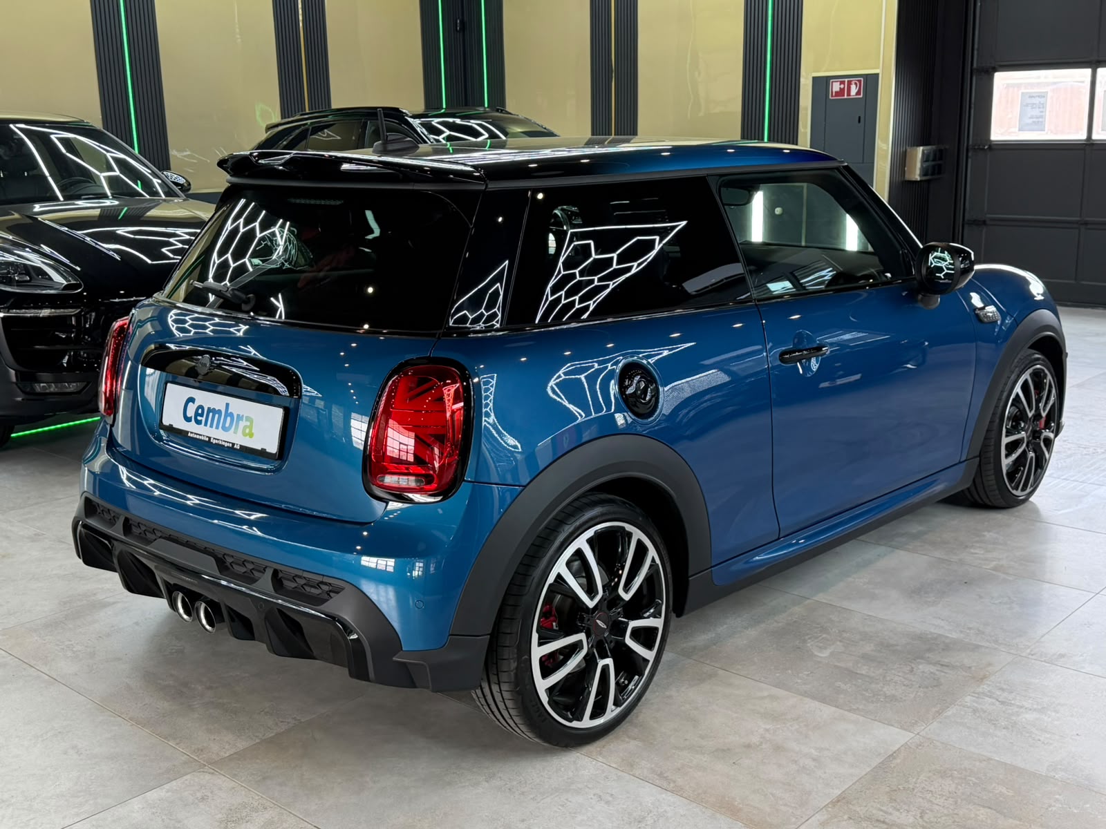 MINI Cooper John Cooper Works Steptronic-image-4