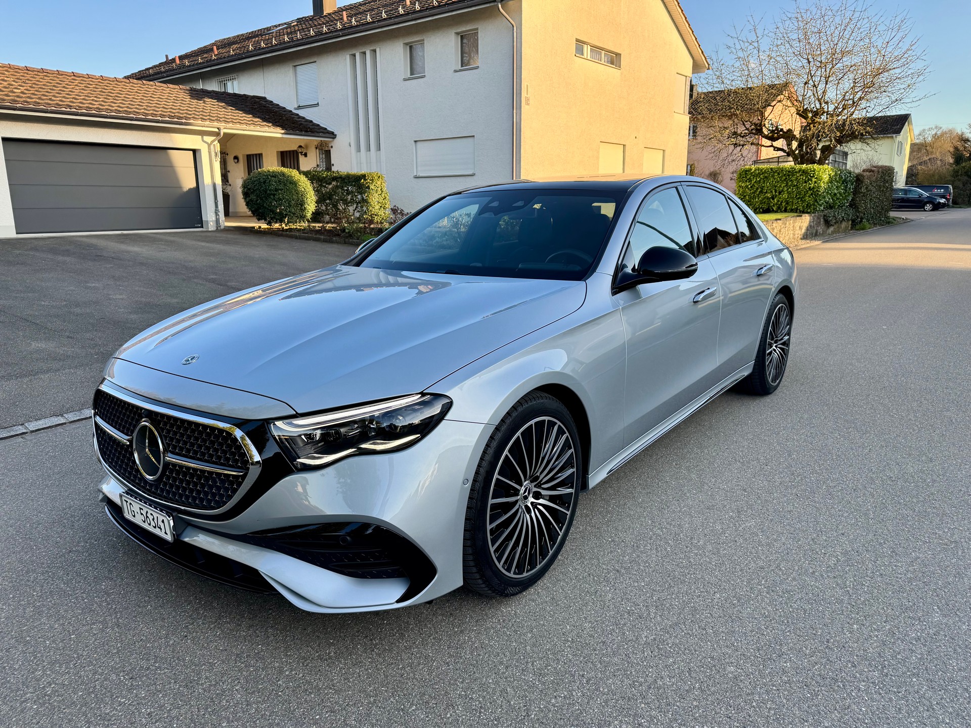 MERCEDES-BENZ E 200 AMG Line 4matic-image-3