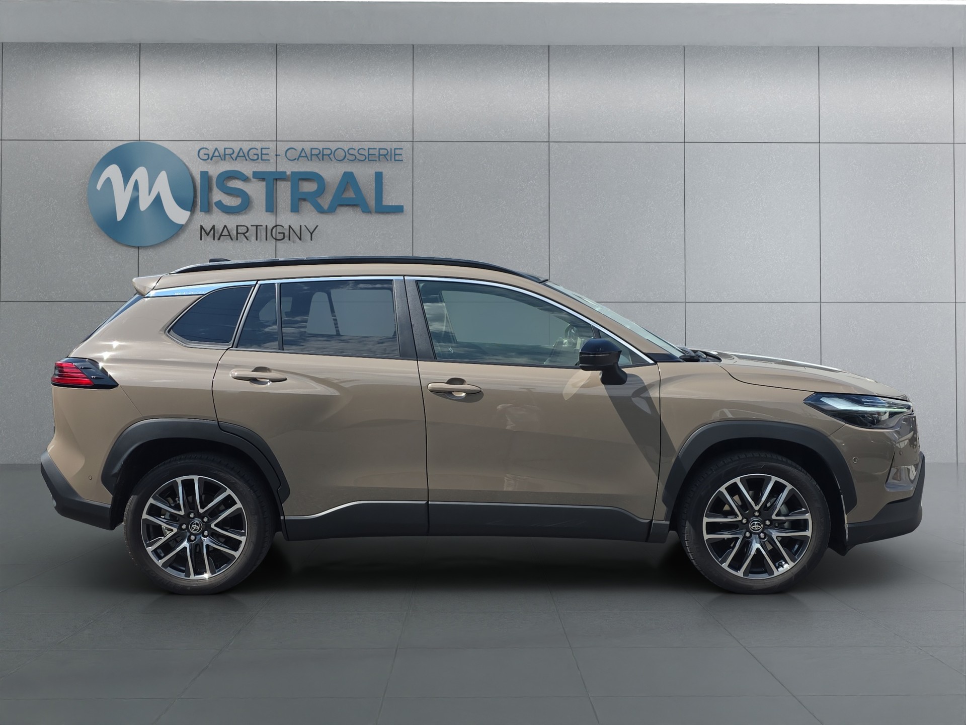 TOYOTA Corolla Cross 2.0 HSD Premium AWD-i-image-5