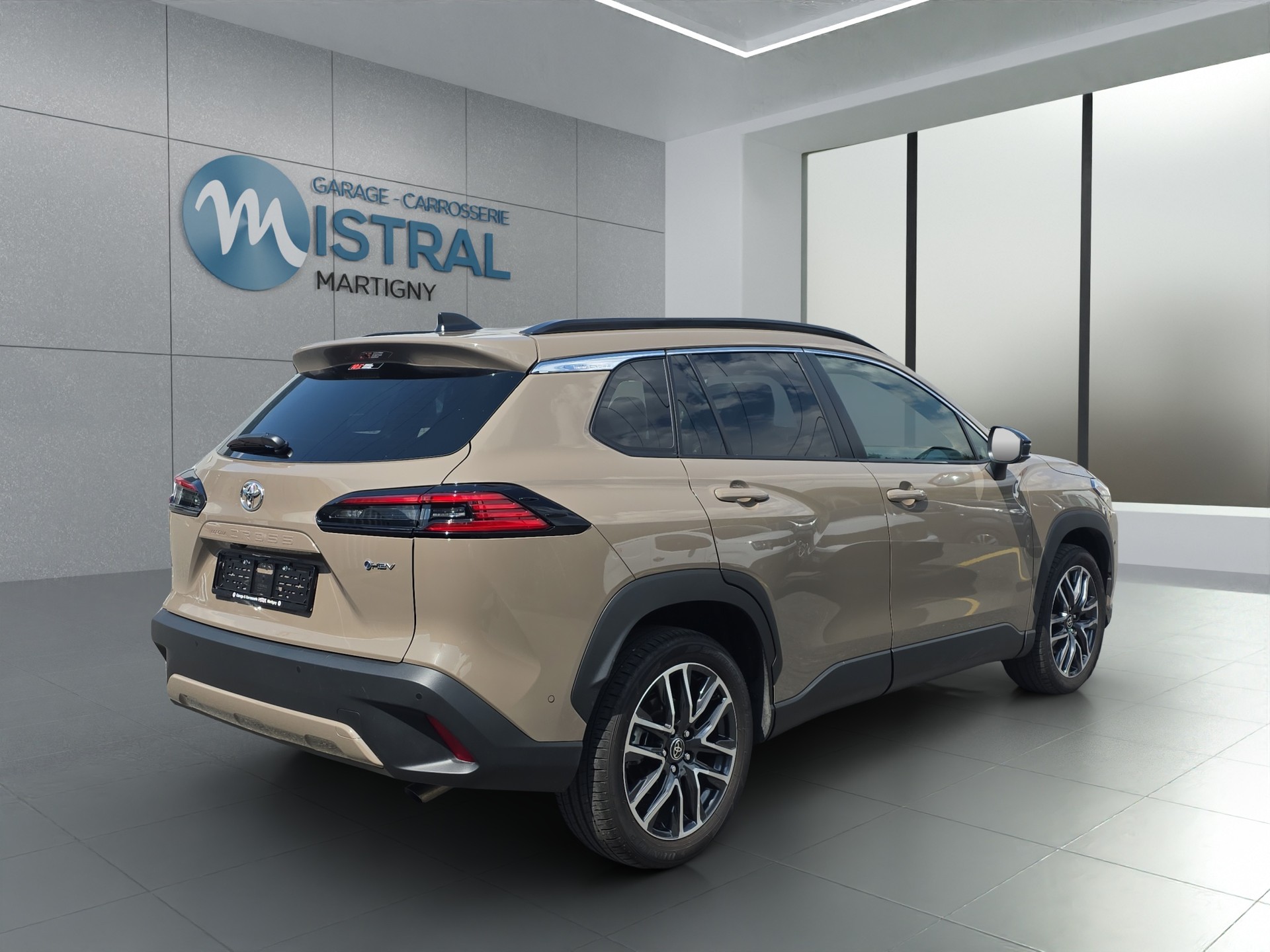 TOYOTA Corolla Cross 2.0 HSD Premium AWD-i-image-4
