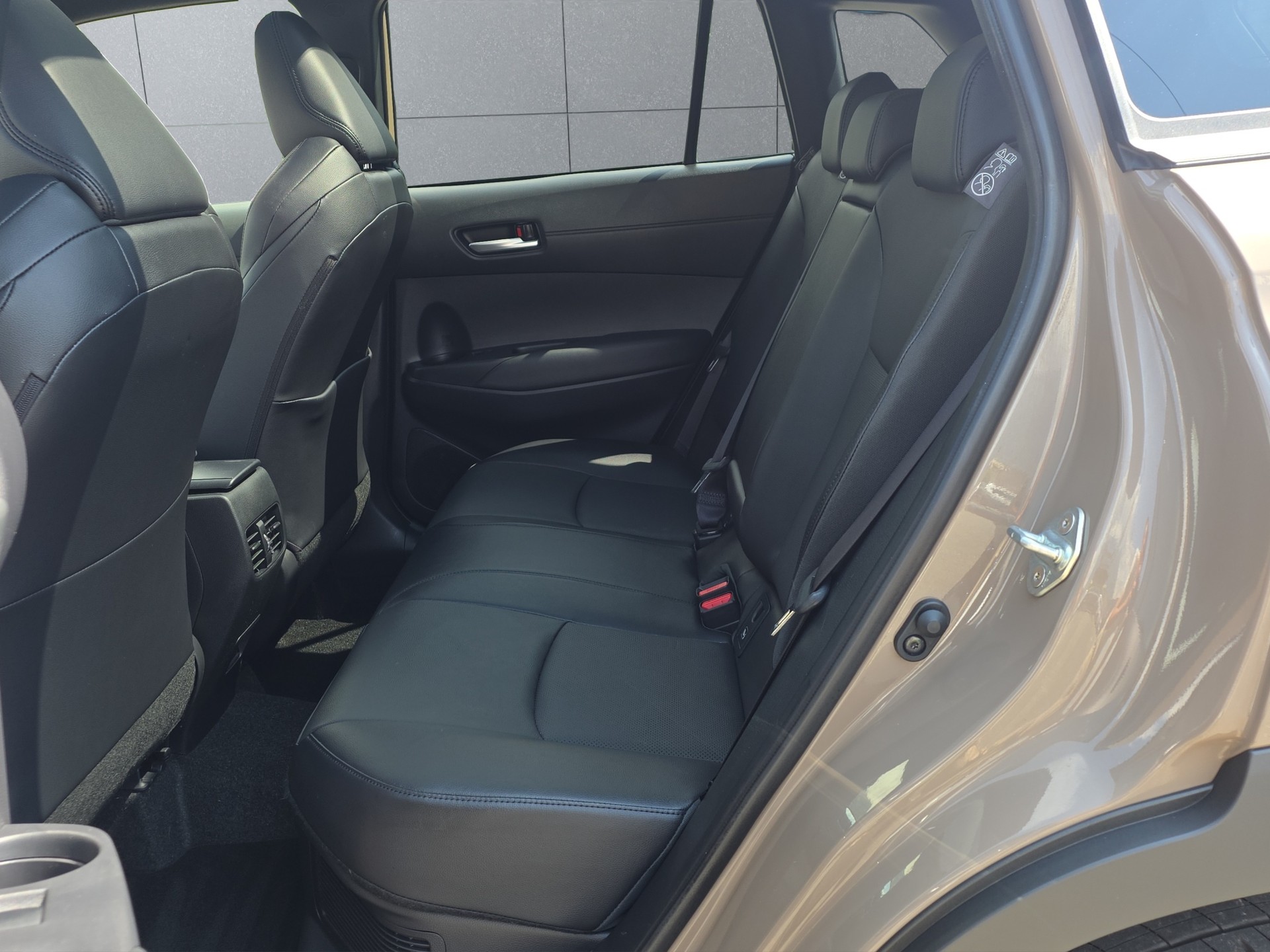 TOYOTA Corolla Cross 2.0 HSD Premium AWD-i-image-14