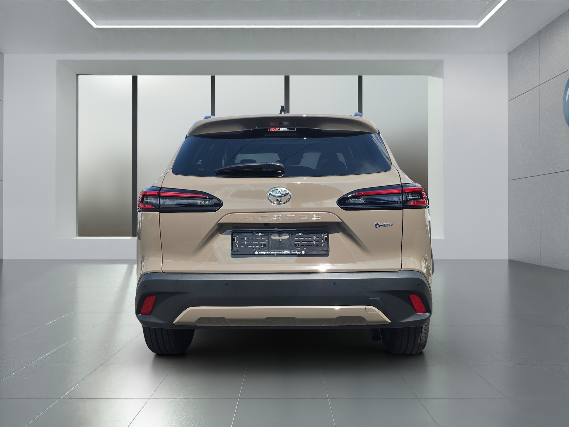 TOYOTA Corolla Cross 2.0 HSD Premium AWD-i-image-3