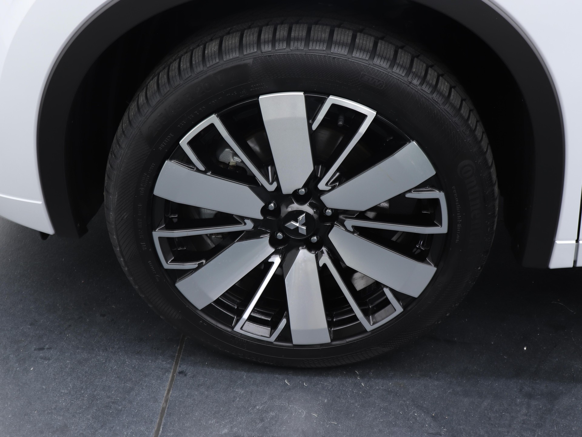 MITSUBISHI Outlander 2.4 PHEV Instyle Blackline 4x4-image-8