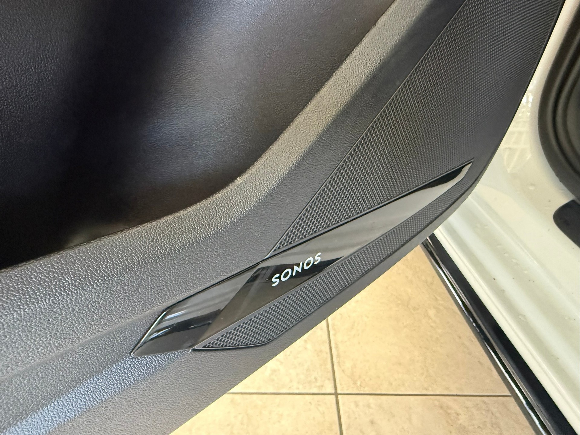 AUDI A1 Sportback 40 TFSI S Line S-tronic, gletscherweiss met.-image-14