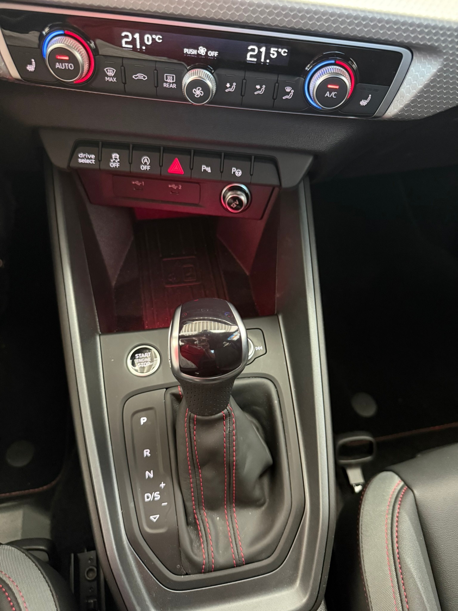 AUDI A1 Sportback 40 TFSI S Line S-tronic, gletscherweiss met.-image-23